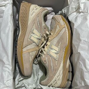 Aura Lee x New Balance 1906R